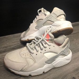 Nike Huarache ‘Suede Gum’